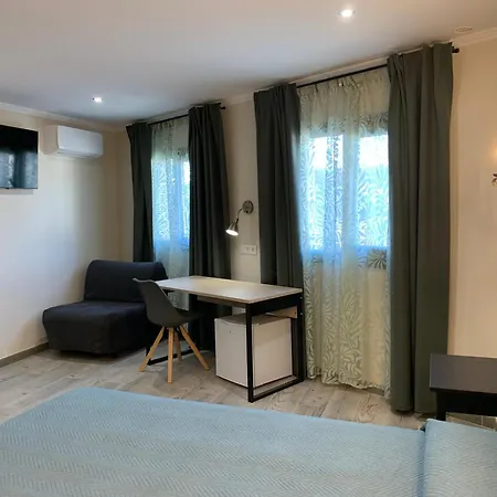 Hostal Milana Girona-3